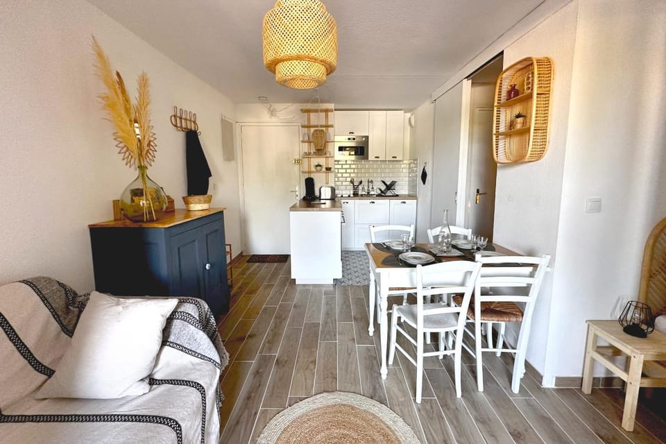 Very cosy apartment at 200 m from the beaches Apartment in La Londe-les-Maures