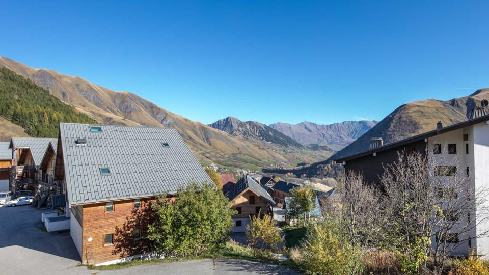 Les Marmottes- 38- Appart Vue montagne- 4 pers Apartment in Saint-Sorlin-d'Arves