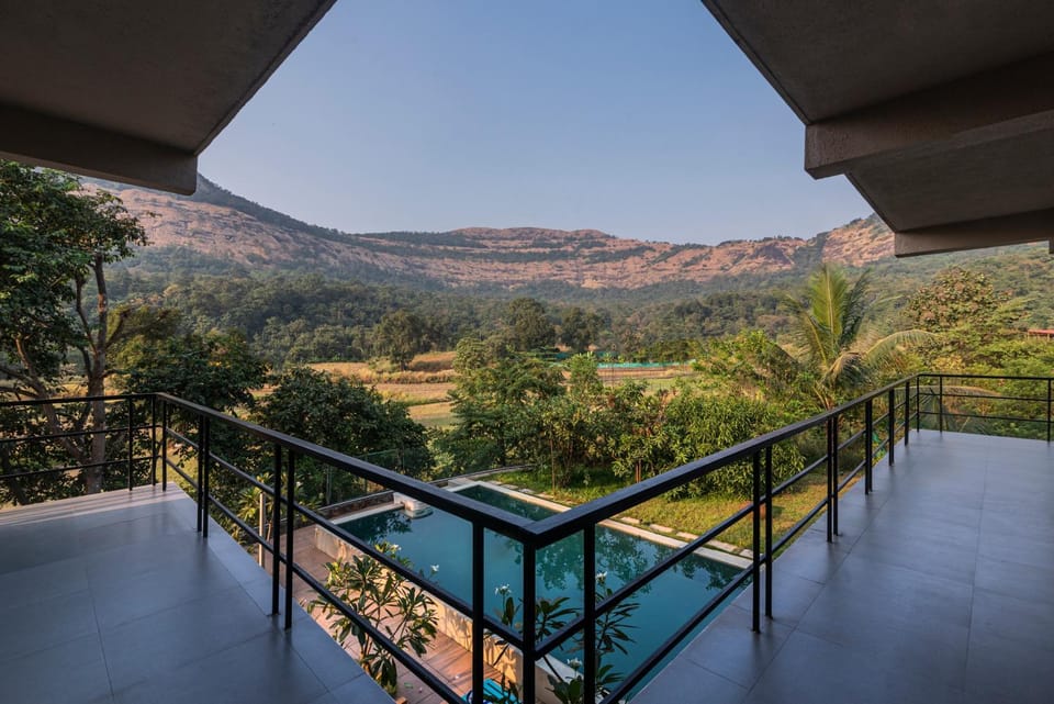 Nearby landmark, Spring, Day, Natural landscape, View (from property/room), Balcony/Terrace, Mountain view