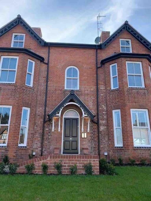 Boutique Luxury Apartment, High St, Henley-in-Arden Apartment in Wychavon District
