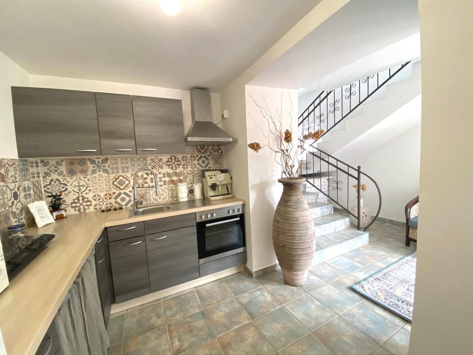 Villa Lillybeth - Lake Balaton Bed and Breakfast in Hungary
