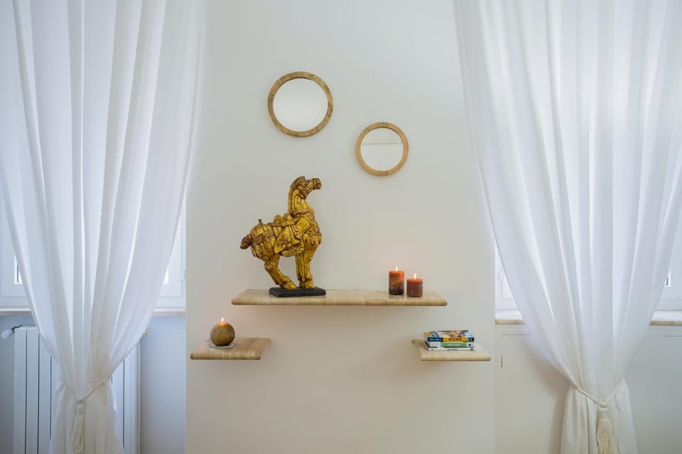 Activities, TV and multimedia, Coffee/tea facilities, Living room, Decorative detail, Decorative detail, Seating area, Entertainment, furniture, heating, internet, air conditioner, air conditioner