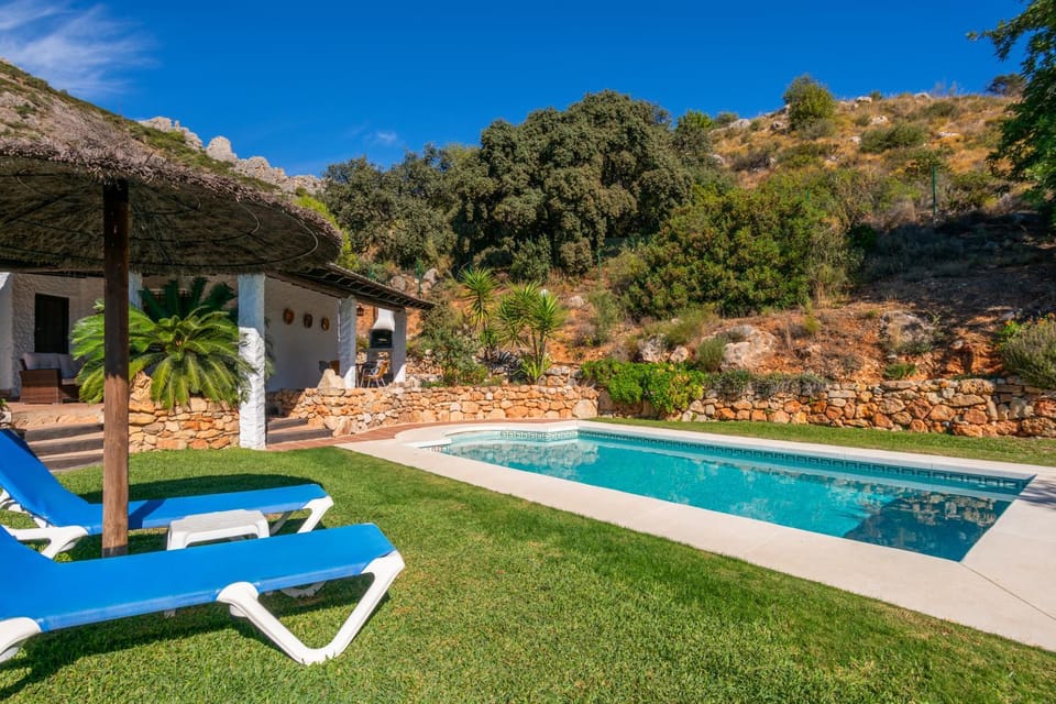 Day, Natural landscape, Garden, Garden view, Mountain view, Pool view, Swimming pool, sunbed