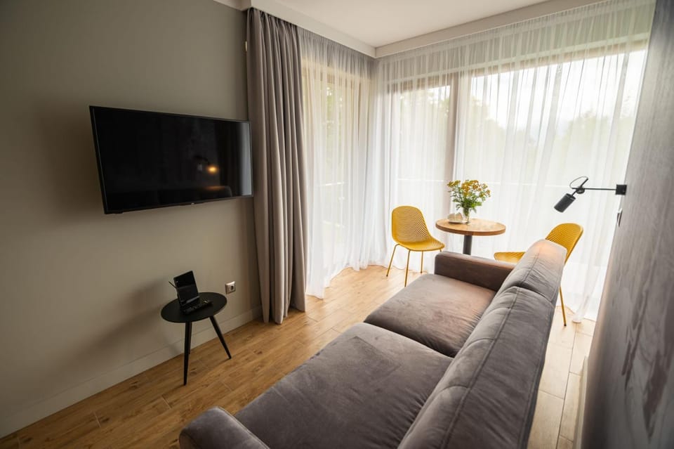 TV and multimedia, Seating area