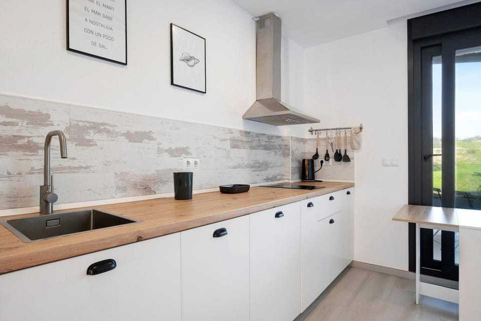 Kitchen or kitchenette, Living room