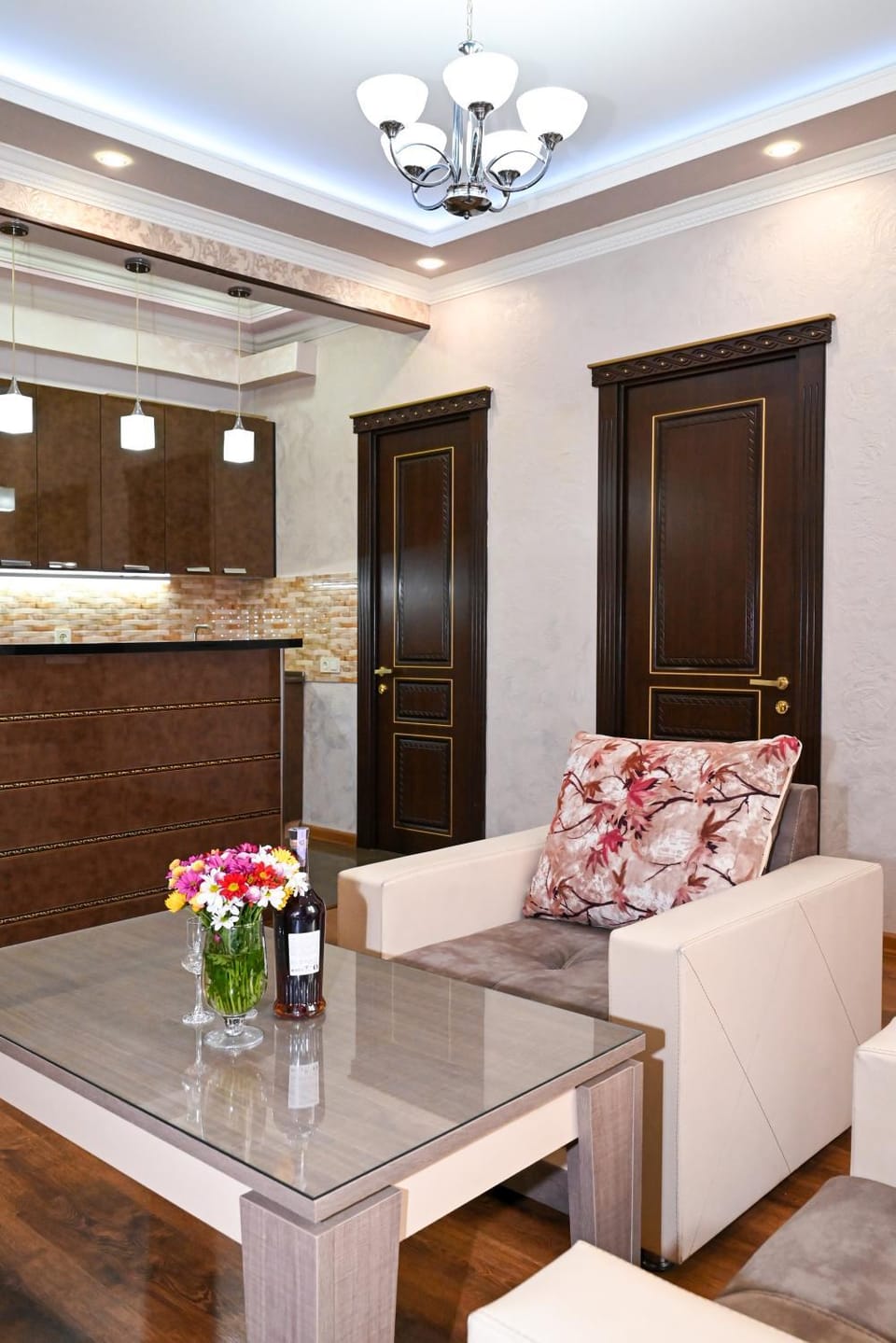 Kitchen or kitchenette, Living room, Seating area