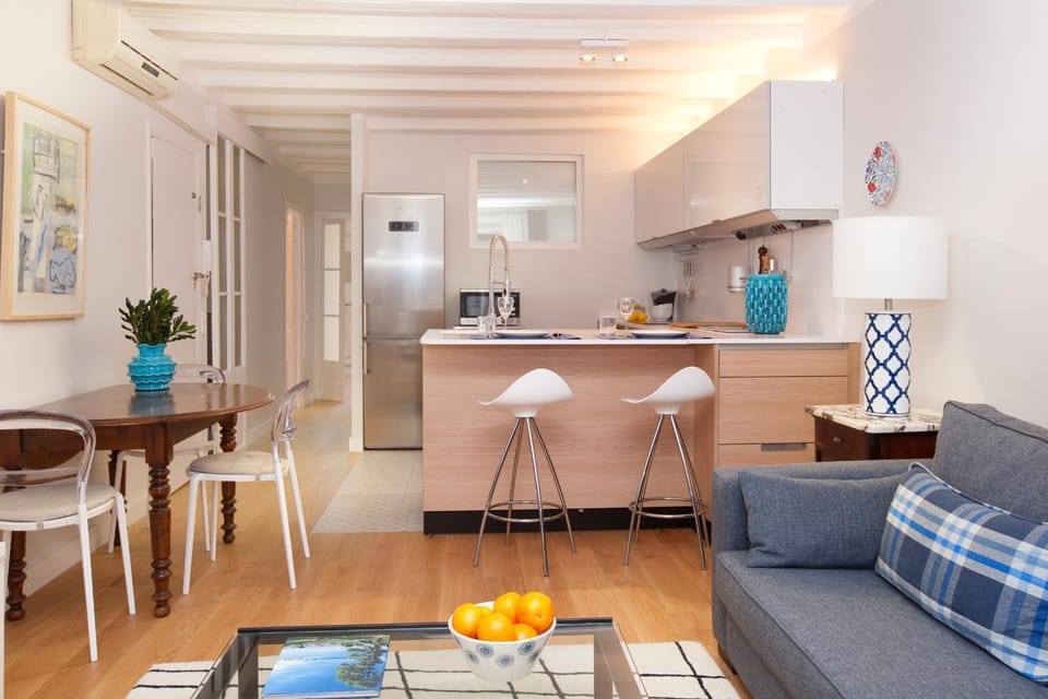 Kitchen or kitchenette, Living room