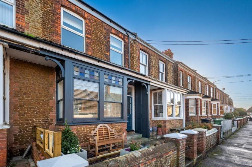 Property building, Street view