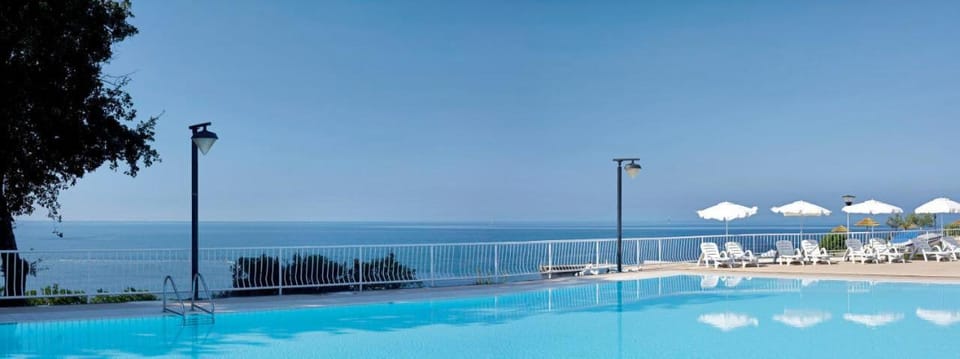 Kids's club, Sea view, Swimming pool
