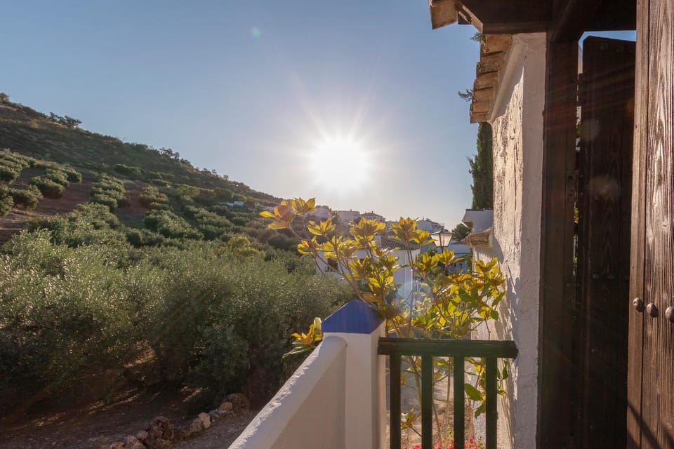 Property building, Facade/entrance, Natural landscape, Lobby or reception, Sunrise