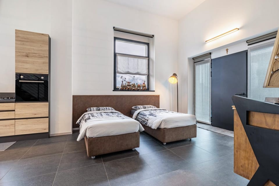 Living room, Bedroom