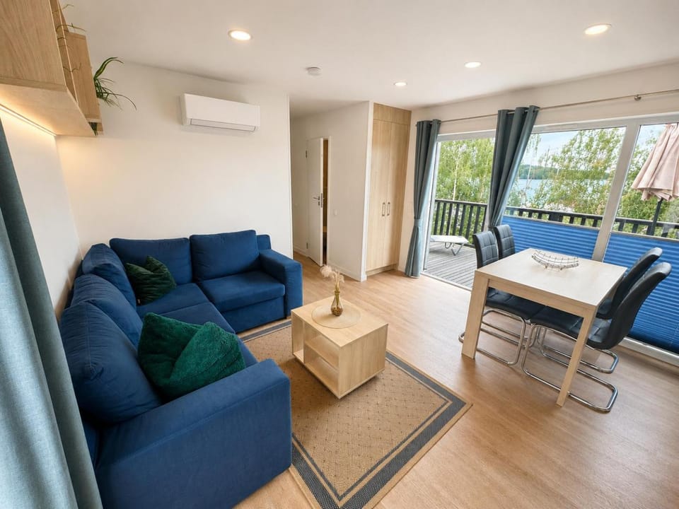 Living room, Seating area, Dining area, air conditioner