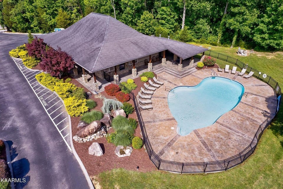 Property building, Swimming pool