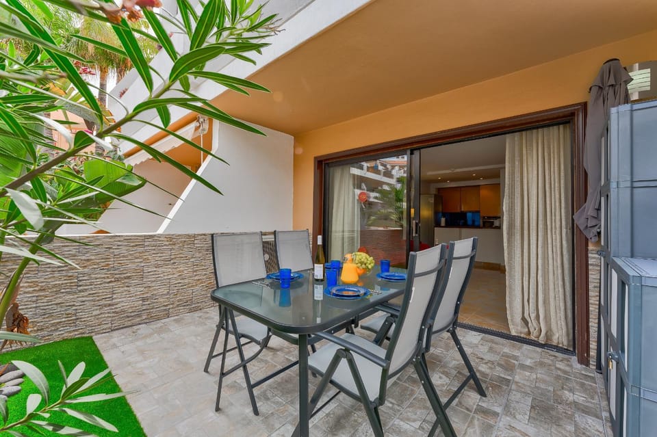 Brand new apartment in Park Albatros with pool view Apartment in Abona