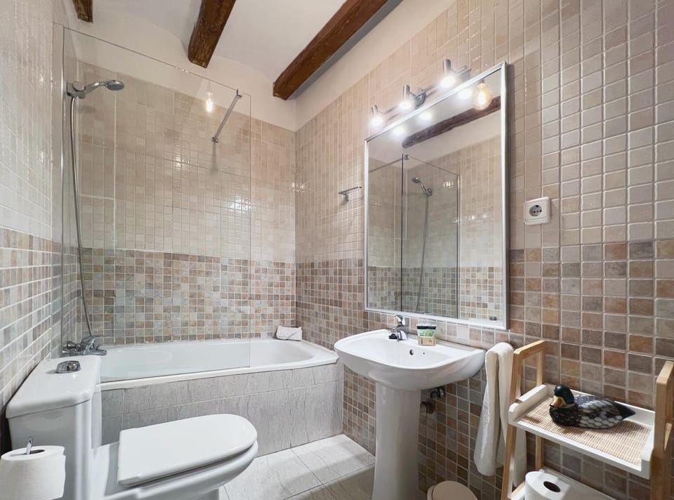 Shower, Toilet, Bathroom, Bath