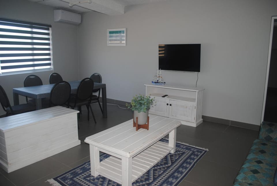 Beachfront Bungalow Apartment in KwaZulu-Natal