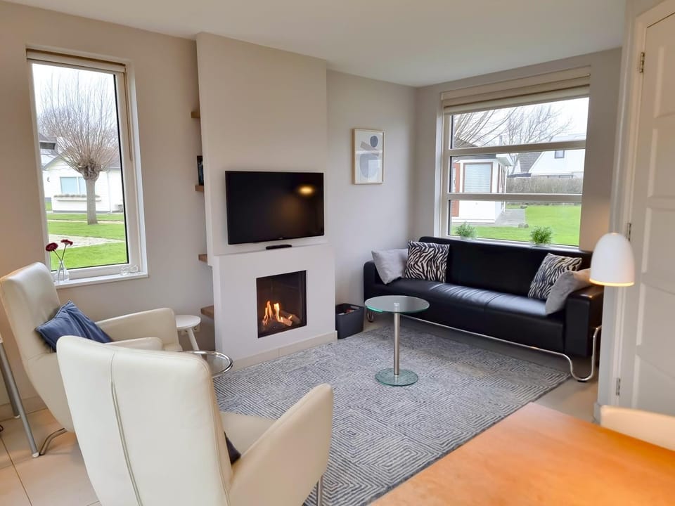 TV and multimedia, Seating area