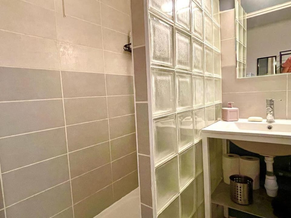 Perle du Rivage - Plage 50m, CLIM, Wifi, 2 pers Apartment in Provence-Alpes-Côte d'Azur