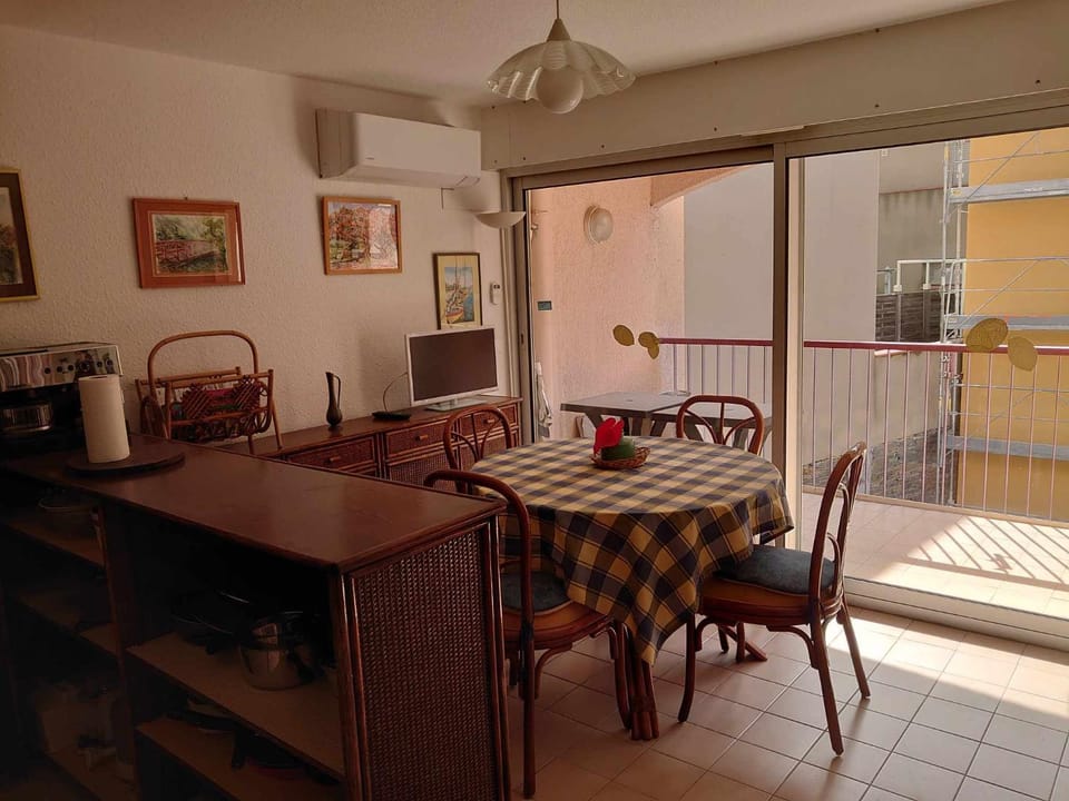 TV and multimedia, Balcony/Terrace, Kitchen or kitchenette, Dining area