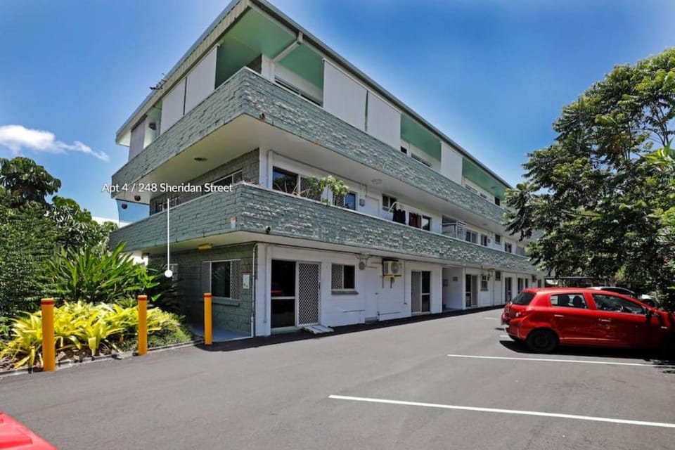 Property building, Facade/entrance, Day, Parking