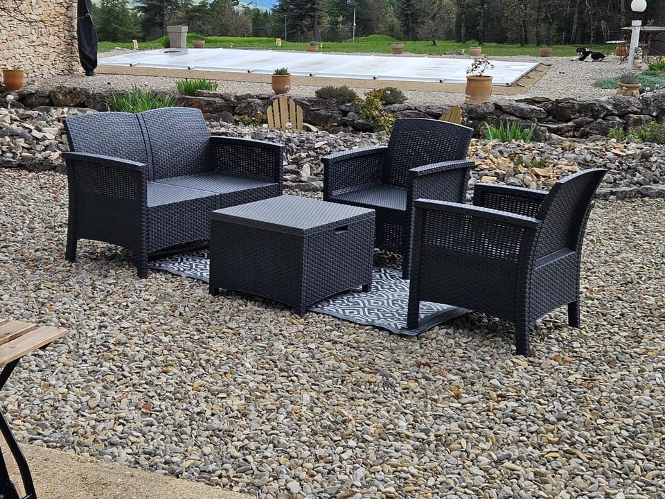 Living room, Garden view