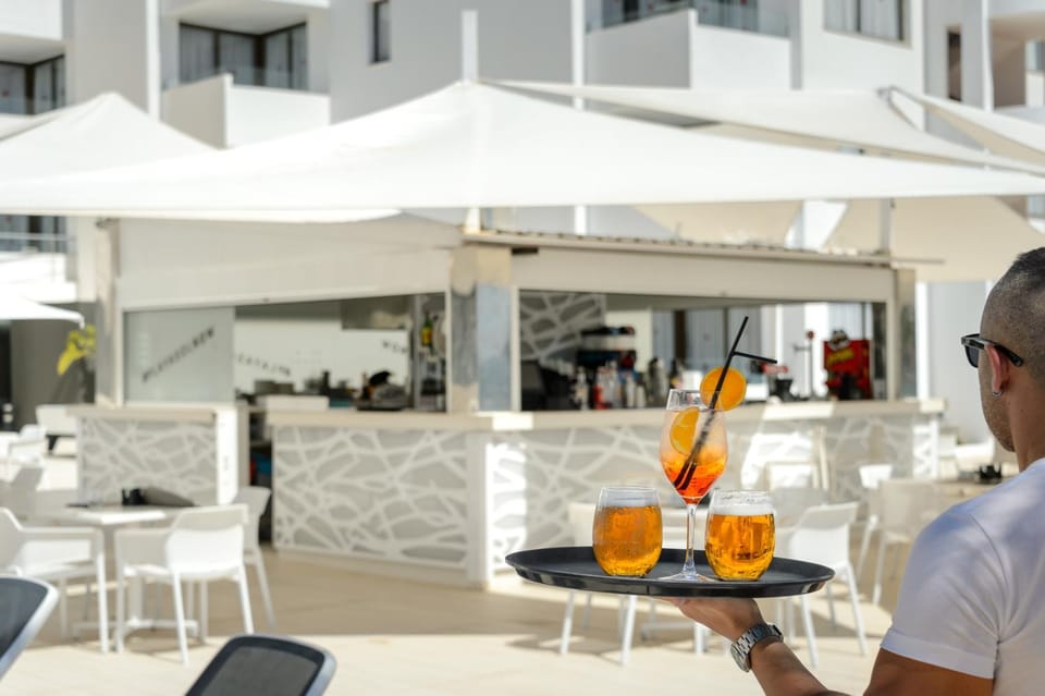 Patio, Lounge or bar, Drinks