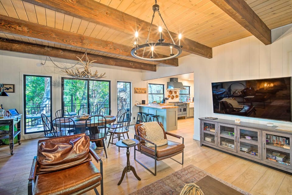 Pet-Friendly Retreat w/ Game Room & Fire Pit! House in Lake Arrowhead