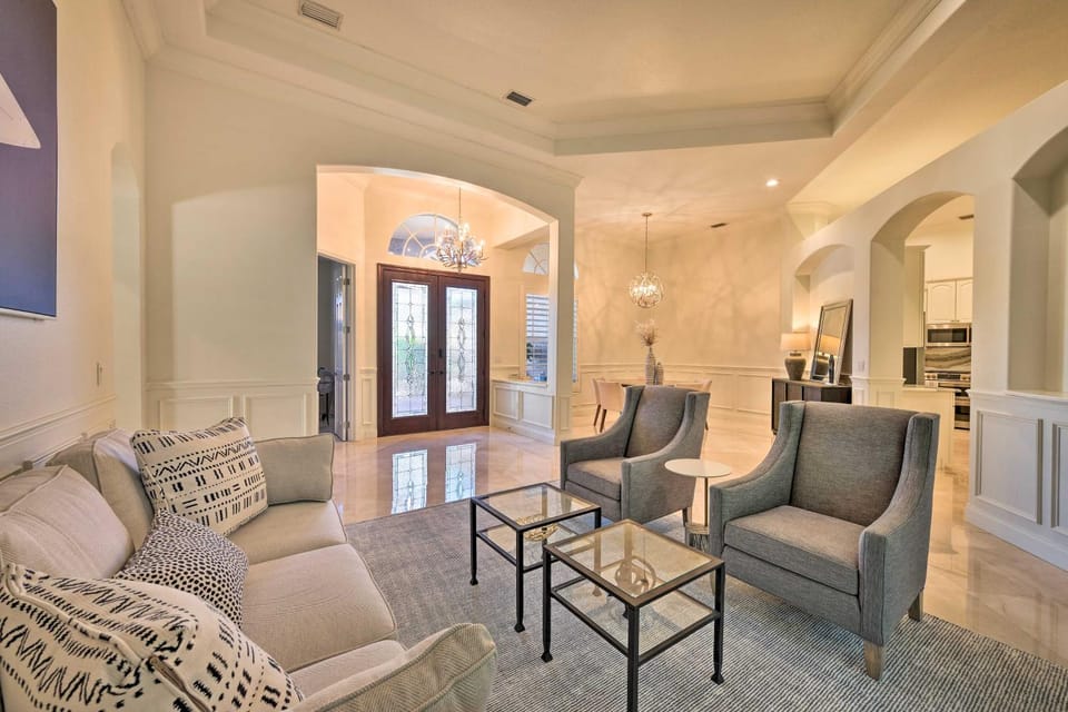 Pet-Friendly Resort Home: Private Pool + Spa! House in Tampa Bay
