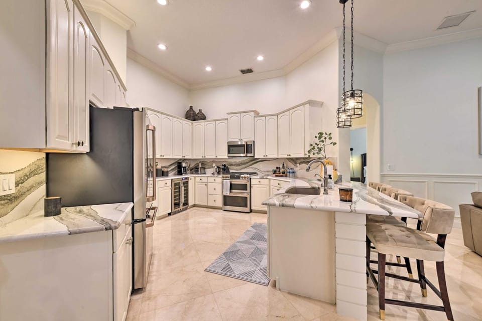 Pet-Friendly Resort Home: Private Pool + Spa! House in Tampa Bay