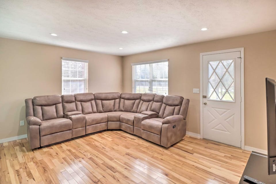 Remodeled Harrison Retreat Less Than 6 Mi to Town! House in Arkansas