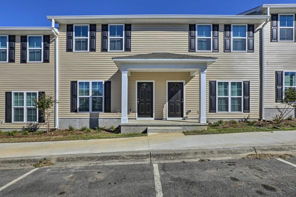 Airy Tallahassee Condo ~ 5 Mi to Downtown! House in Tallahassee