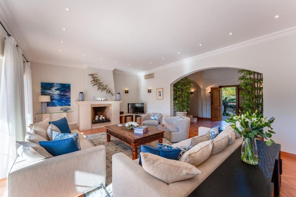 Villa Breena - Quinta do Mar Villa in Faro District