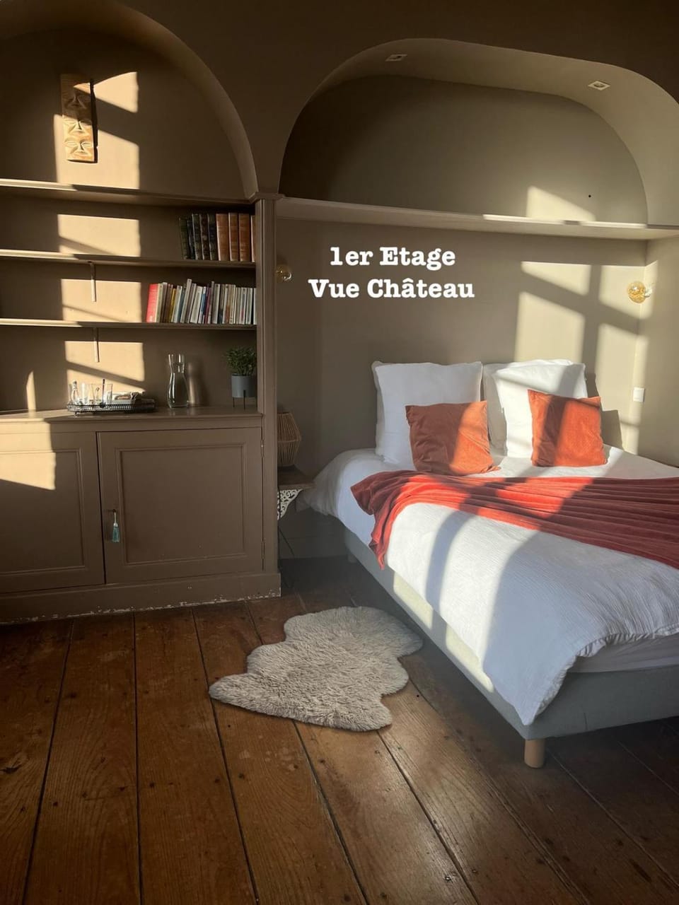 Mercier de Montigny - Les Chambres du Beffroi - SPA et Massage Bed and Breakfast in Fougères