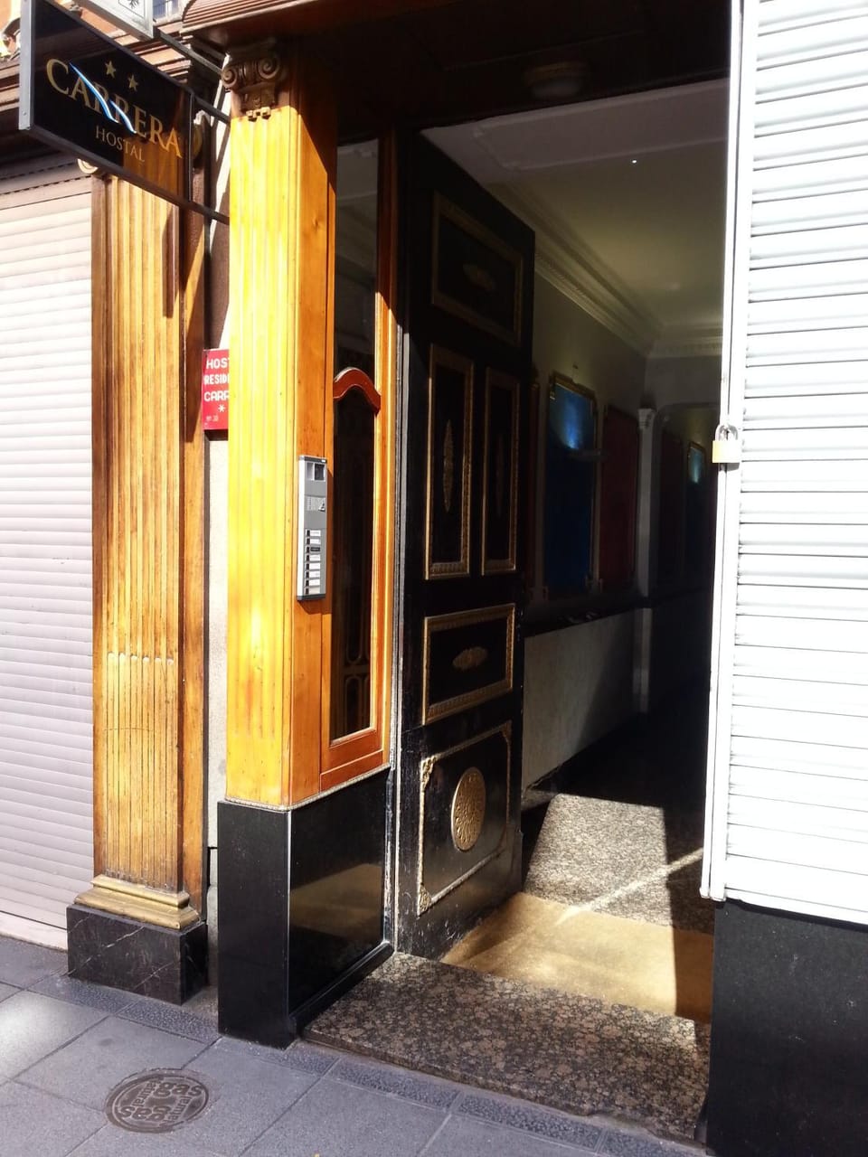 Property building, Facade/entrance