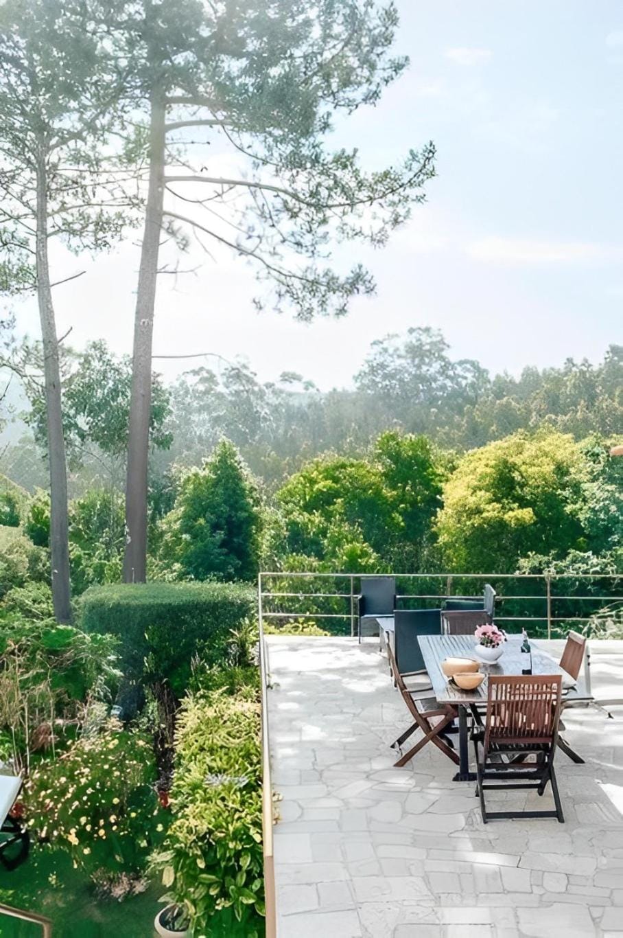 Day, View (from property/room), Balcony/Terrace, Dining area, Garden view, Mountain view
