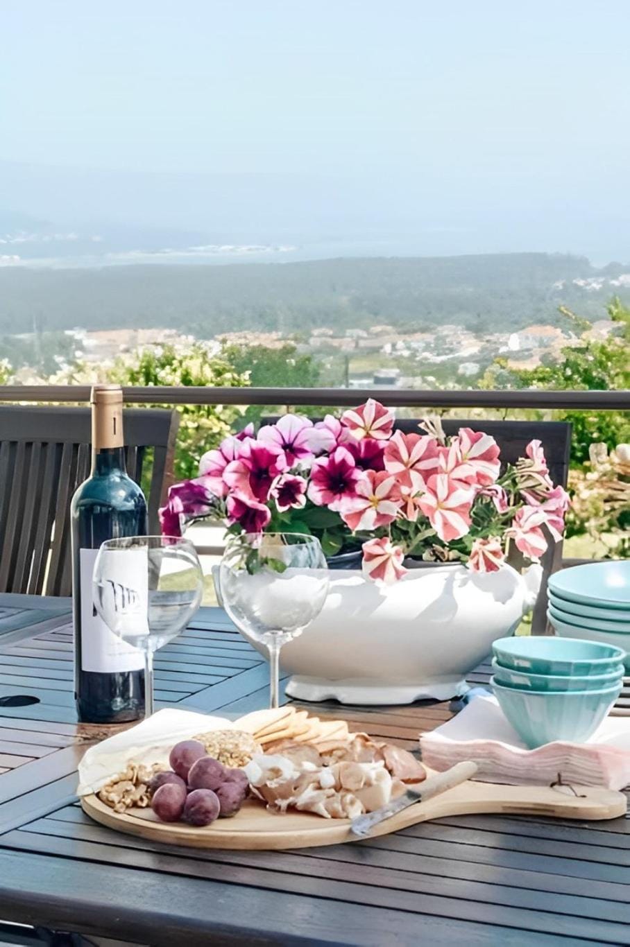Day, Natural landscape, View (from property/room), Balcony/Terrace, Food and drinks, Dining area, Food, Mountain view, Drinks