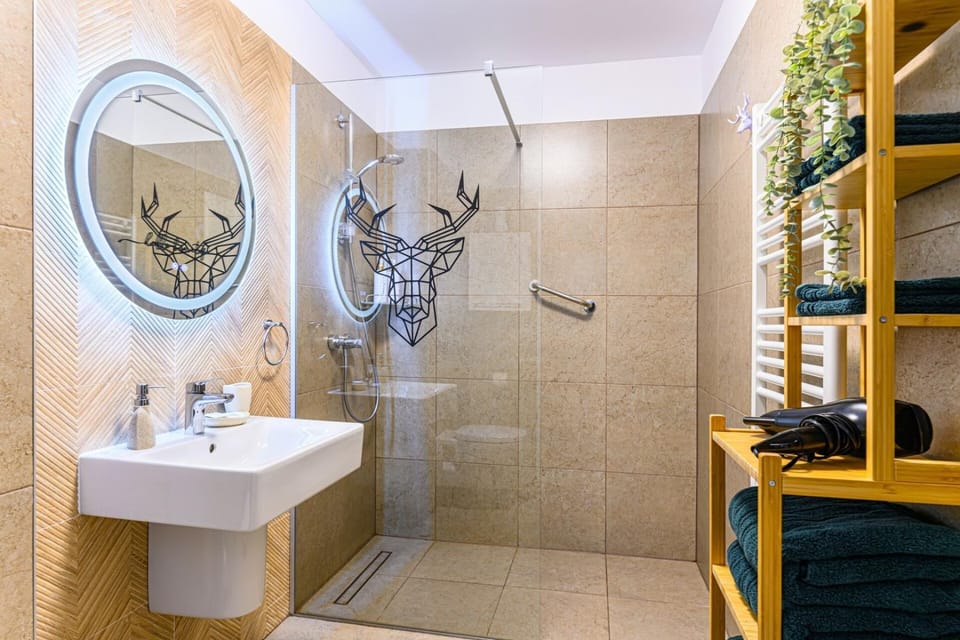 Shower, Bathroom