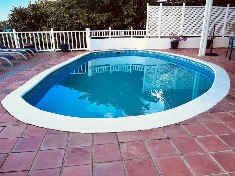 Labrolette Bay-Villa-Sleeps 8-Pool-Parking House in Caribbean