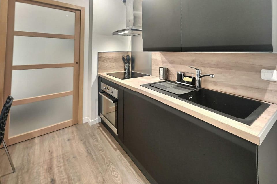 Kitchen or kitchenette