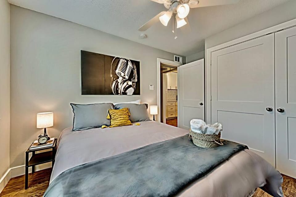 Bed, Bedroom