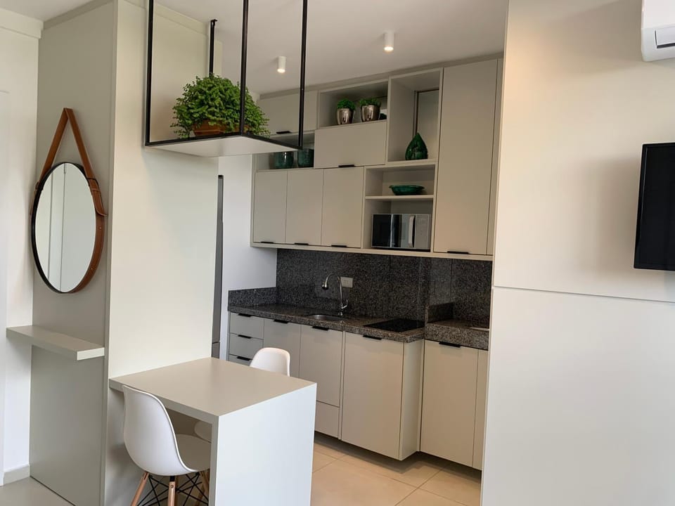 Estúdio Lindíssimo com Varanda! Apartment in Curitiba