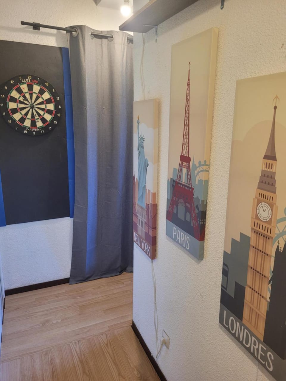 Darts, Decorative detail, Entertainment, cot