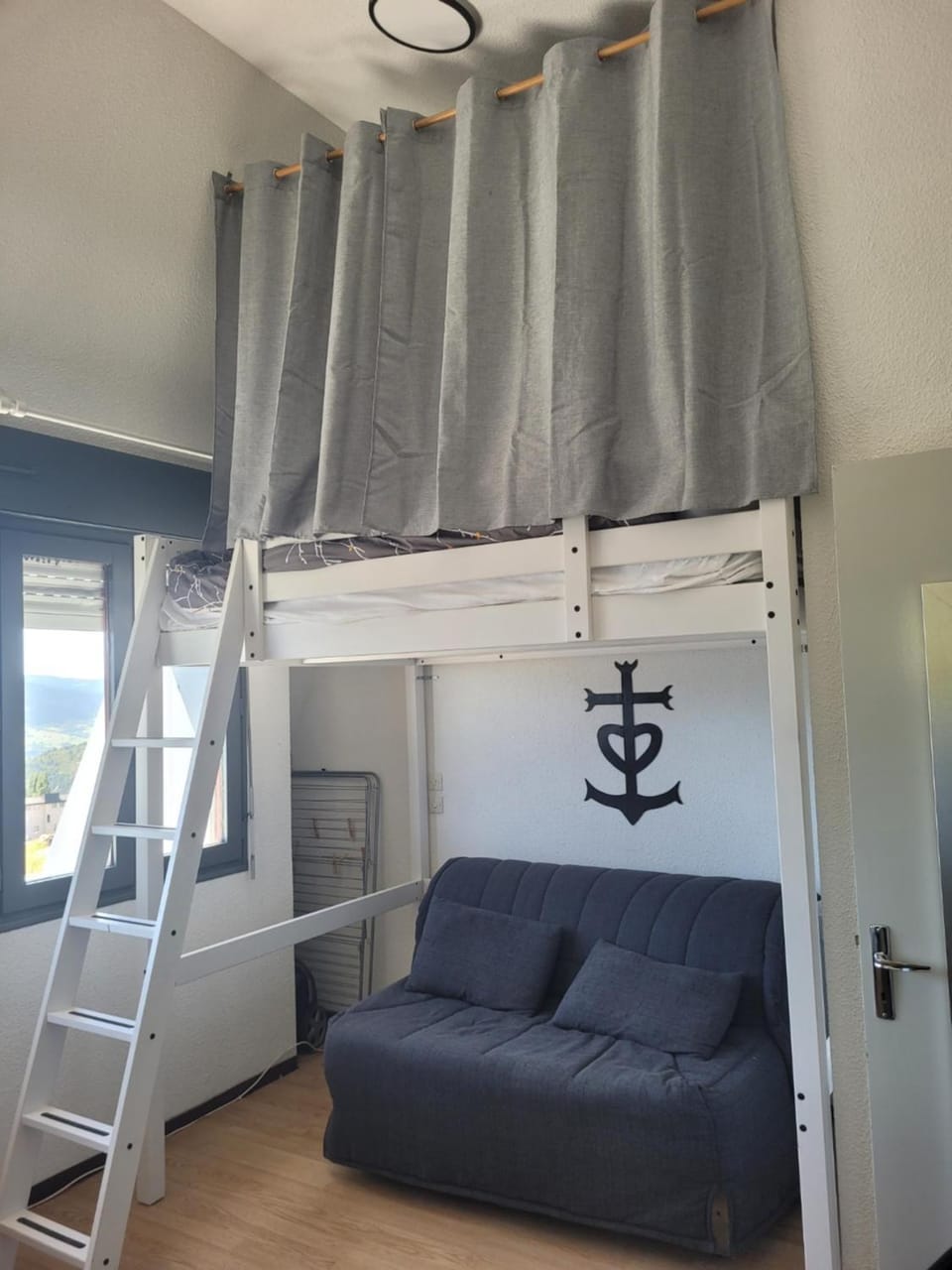 Living room, bunk bed