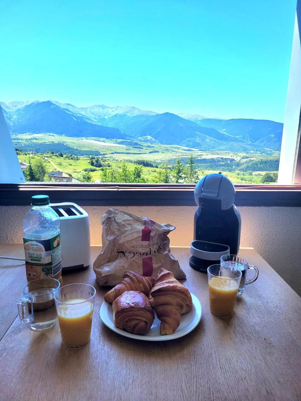 Mountain view, Breakfast