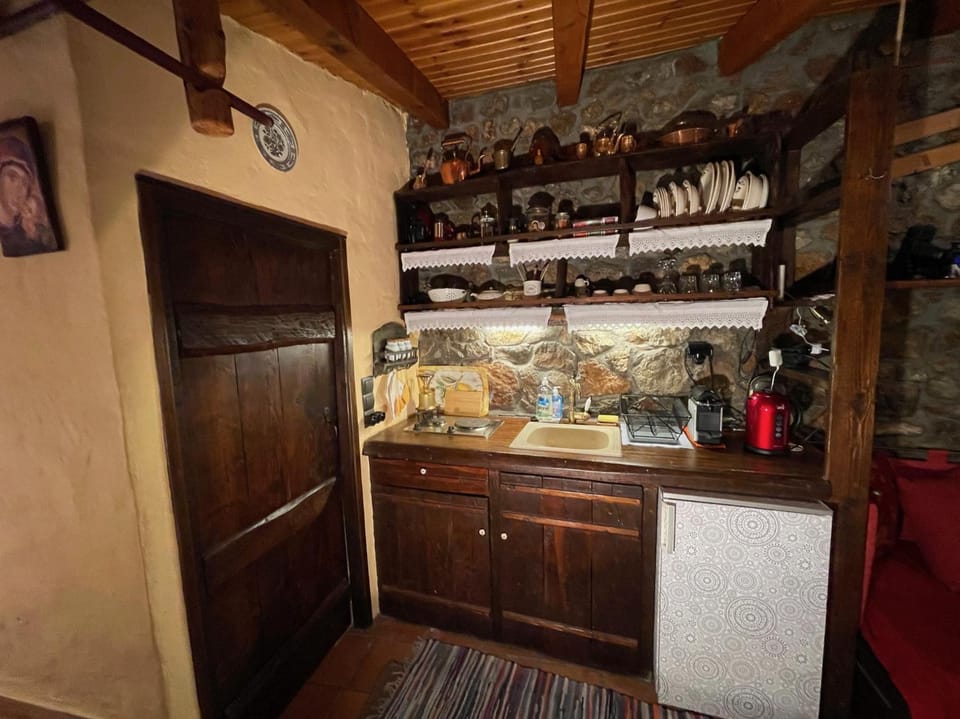 Agoriani Art Studio - Sweet little cottage House in Peloponnese, Western Greece and the Ionian