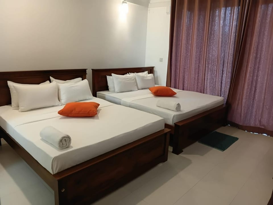 Silina Airport Residence & Transit Hotel Bed and Breakfast in Negombo
