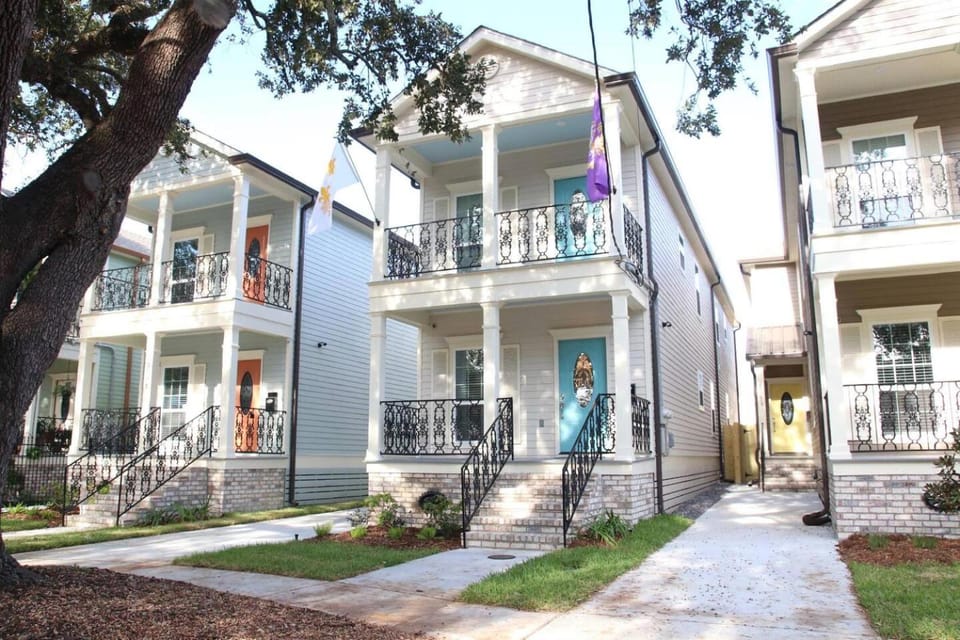 Spacious 3BR home w fenced backyard House in New Orleans