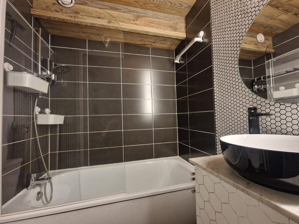 Mountain Break coeur du Val Claret pieds des pistes- Tignes - Lit queen size Apartment in Tignes