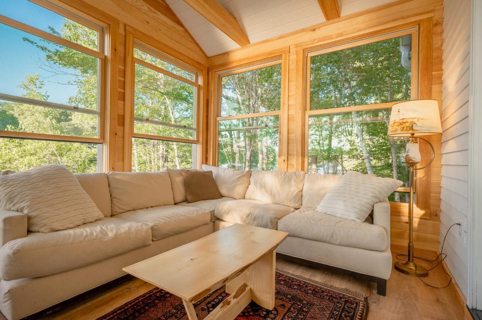 Property building, Summer, View (from property/room), Living room, Seating area, Lake view, Seasons, Sunrise, Sunset, sunbed