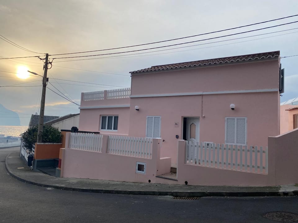 Casa da Ribeira - Mosteiros House in Azores District